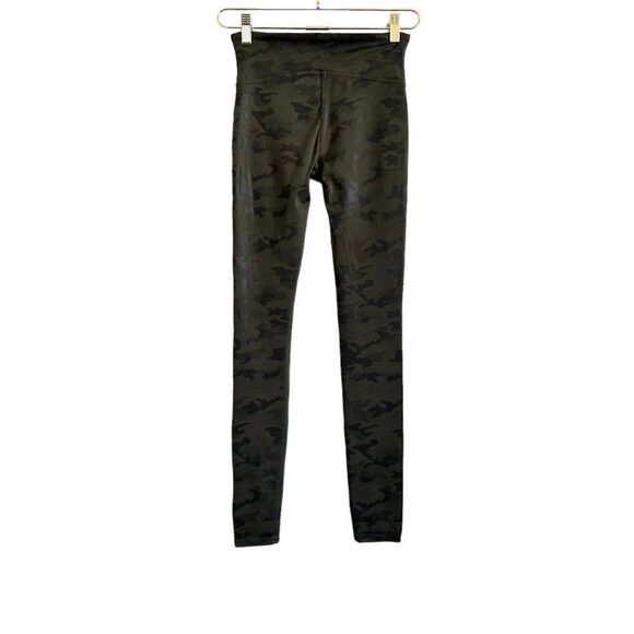Spanx Faux Leather Women's‎ S Matte Green Camo Power Waistband - Picture 2 of 10